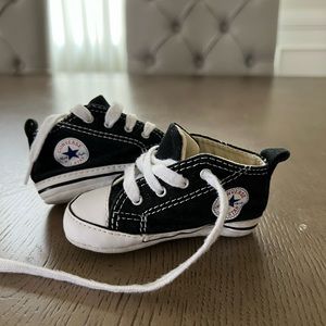 Converse, black & white, size 2 Baby